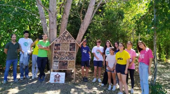 Jovens voluntários limparam, criaram e preservaram espaços verdes do Município